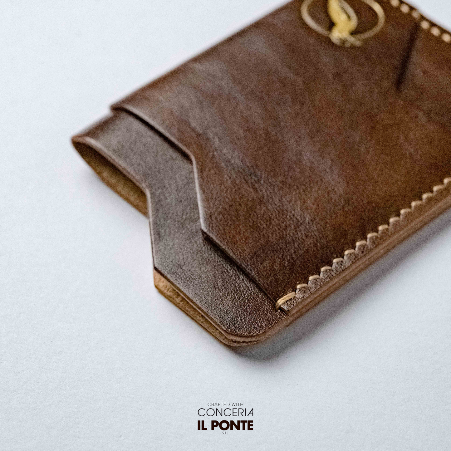 The "Mono" Innocent Cardholder - Avancorpi Brown